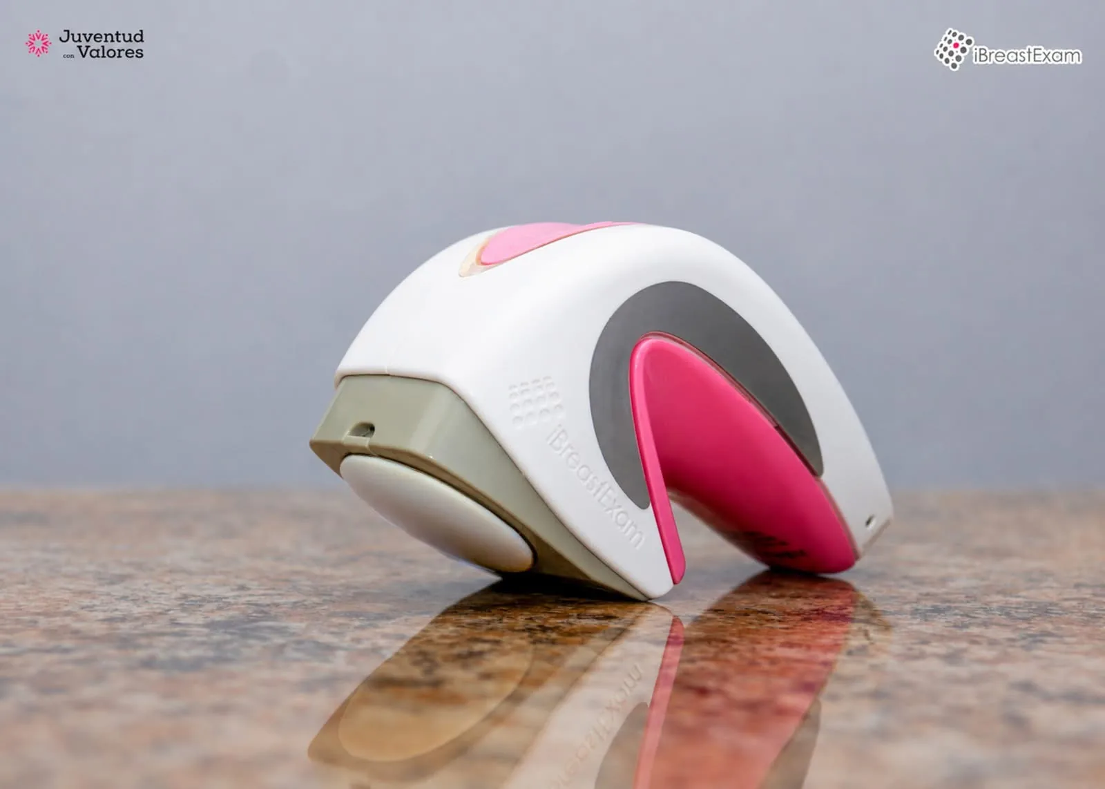 Dispositivo iBreastExam utilizado en acciones de detección temprana